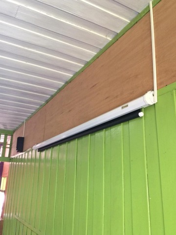 จอโปรเจคเตอร์ แขวนมือดึง